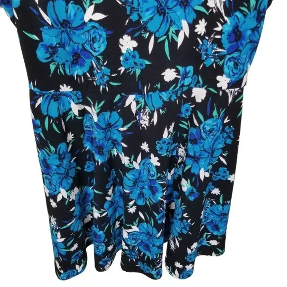 Torrid Womens 1X Black Blue Floral Open Back Short - Picture 4 of 8